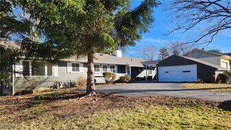 9315 Glenwood Trail in Brecksville, OH - Building Photo