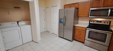 396 Southern Branch Ln in Jacksonville, FL - Foto de edificio - Building Photo