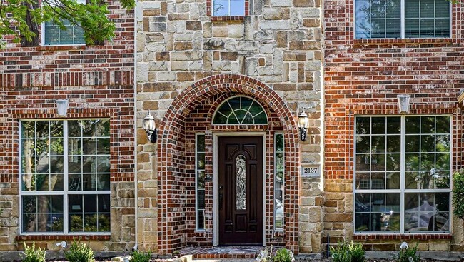 2137 Goliad Cir in Frisco, TX - Foto de edificio - Building Photo