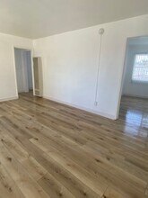 5130 Roseland St-Unit -5140-3 in Los Angeles, CA - Building Photo - Building Photo