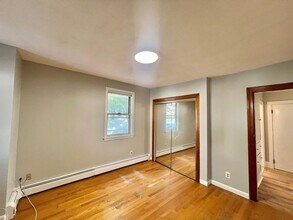 209 Riverside Ave in Medford, MA - Building Photo - Building Photo