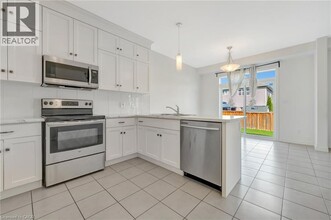 118 Elmbank Trail in Kitchener, ON - Building Photo - Building Photo