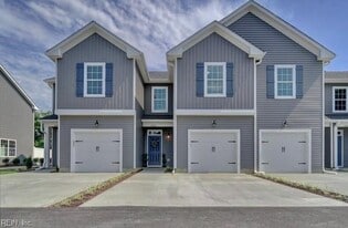 3648 Towne Point Rd in Portsmouth, VA - Building Photo