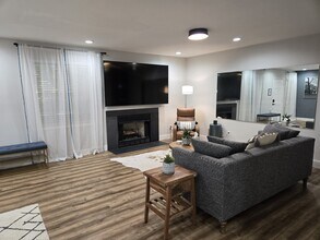 319 Silverberry Ct in Cary, NC - Building Photo - Building Photo