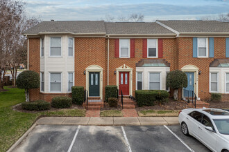 Bay Quarters Condominiums in Virginia Beach, VA - Building Photo - Building Photo