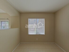 6275 Dartington Hall St in Henderson, NV - Foto de edificio - Building Photo