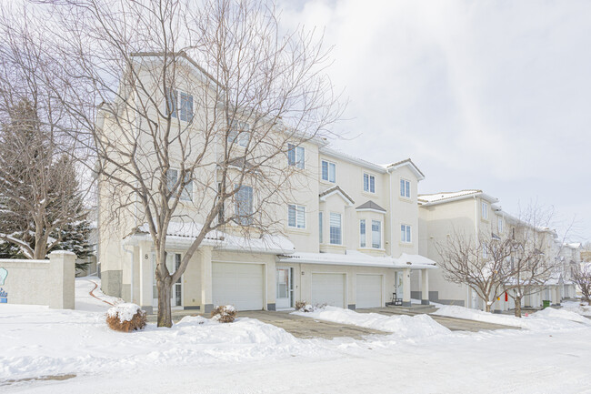 186 Hamptons Link NW in Calgary, AB - Building Photo - Building Photo