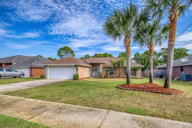 8092 Hartington Dr in Navarre, FL - Building Photo - Building Photo