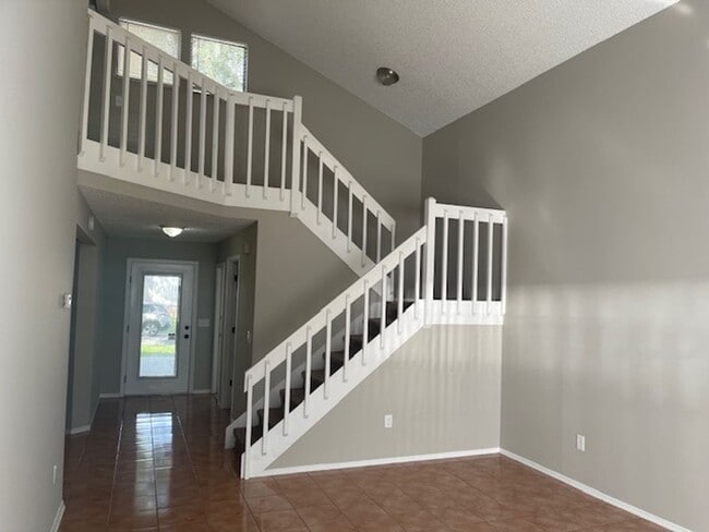2550 Wrencrest Cir in Valrico, FL - Building Photo - Building Photo