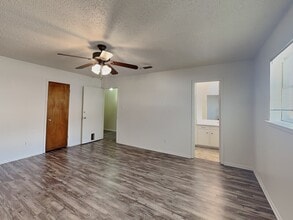 6220 Wheaton Dr in Fort Worth, TX - Building Photo - Building Photo