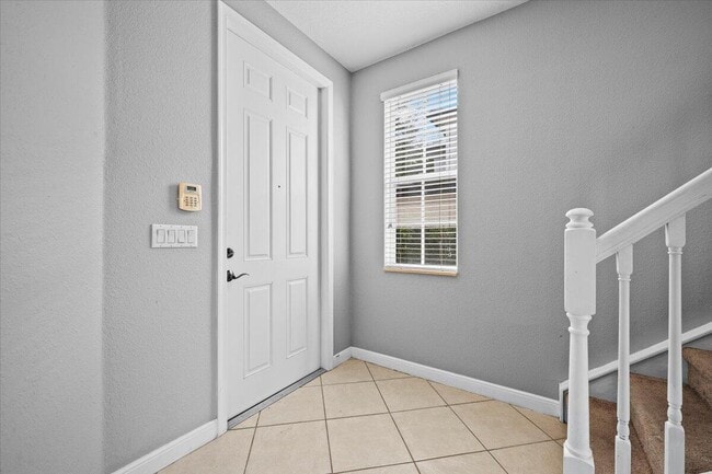 647 Castle Dr in Palm Beach Gardens, FL - Building Photo - Building Photo