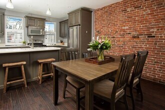 795 E 3rd St in Boston, MA - Foto de edificio - Building Photo