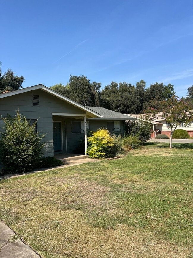 2386 Florida Ave in Durham, CA - Foto de edificio - Building Photo