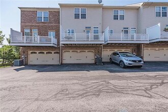 4019 Village Run Rd in Wexford, PA - Foto de edificio - Building Photo