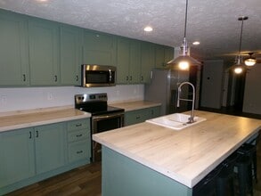 527 Sam Marion Rd in Pinnacle, NC - Building Photo - Building Photo