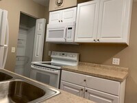 605 N Wolf Rd photo'