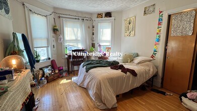 35 Rose St, Unit 2 in Somerville, MA - Building Photo - Building Photo