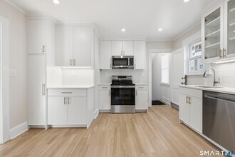 44 Lorraine Terrace in Bridgeport, CT - Building Photo - Building Photo