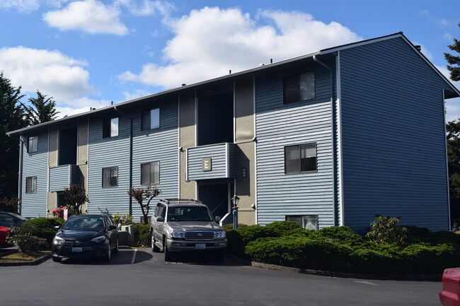 Bayview Meadows in Des Moines, WA - Foto de edificio - Building Photo