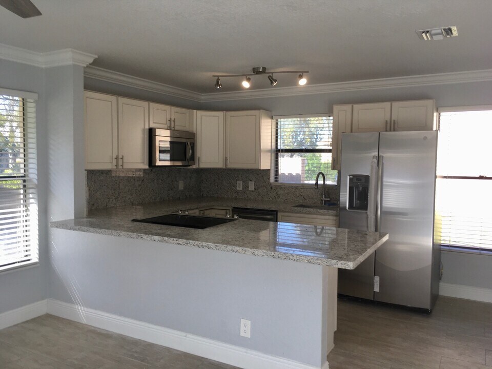 4141 NW 114th Ave in Coral Springs, FL - Building Photo