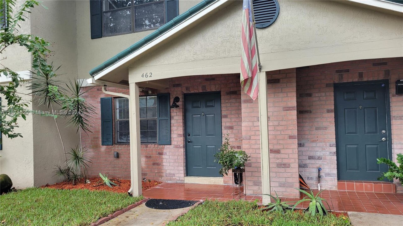 462 Westree Ln in Plantation, FL - Foto de edificio