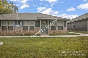 324 W Munson St-Unit -324 in Denison, TX - Building Photo