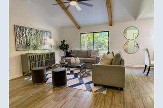 11914 Renwick Dr in Houston, TX - Foto de edificio - Building Photo