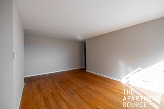 5820 N Sheridan Rd in Chicago, IL - Foto de edificio - Building Photo
