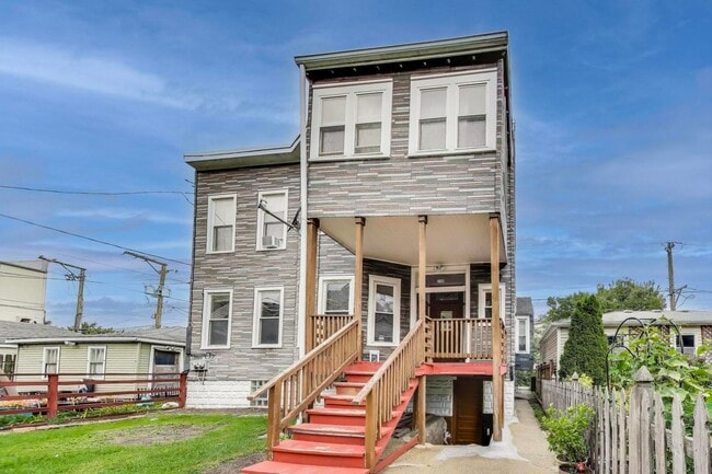 property at 2144 W Montrose Ave