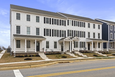 985 Lorewood Grove Rd in Middletown, DE - Foto de edificio - Building Photo