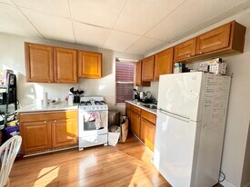 1572 Tremont St, Unit 3T in Boston, MA - Building Photo