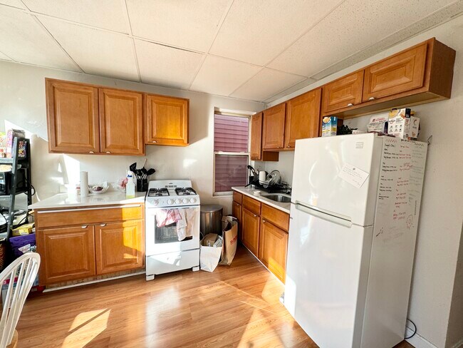 1572 Tremont St, Unit 3T in Boston, MA - Building Photo - Building Photo