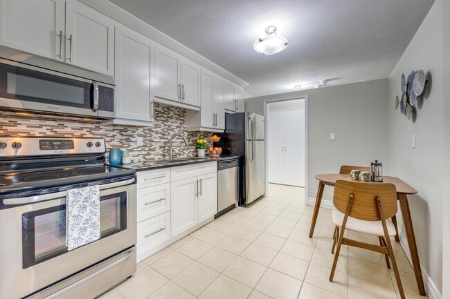 Waterloo Heights in Waterloo, ON - Building Photo - Building Photo