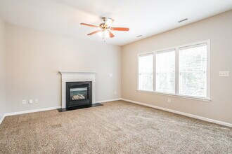 180 Willowbrook Cir in Clayton, NC - Building Photo - Building Photo