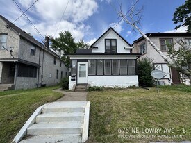 675 NE Lowry Ave in Minneapolis, MN - Building Photo