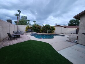 12616 N 39th St in Phoenix, AZ - Foto de edificio - Building Photo