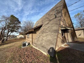 2200 Edwards St in Fort Smith, AR - Building Photo