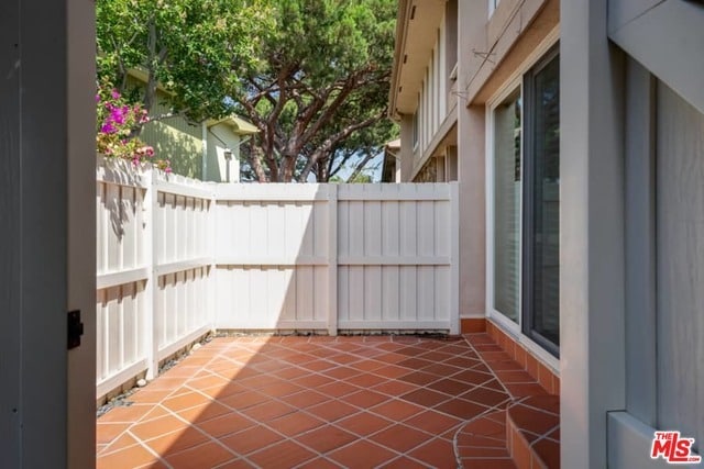 5215 Sepulveda Blvd-Unit -22C in Culver City, CA - Building Photo - Building Photo