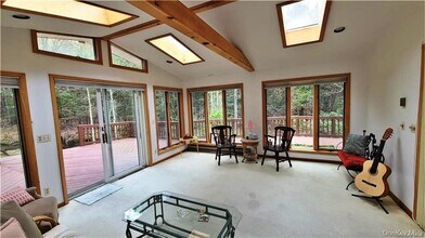 52 Medallion Rd in Kiamesha Lake, NY - Building Photo - Building Photo