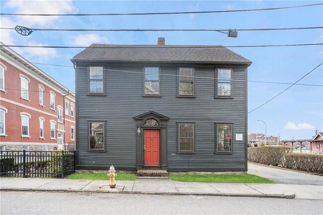 14 Elm St in Newport, RI - Building Photo - Building Photo