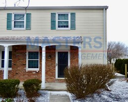 160 Quail Rd in Perrysburg, OH - Building Photo