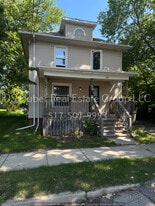 151 Garden St, Unit 151 Garden A in Lansing, MI - Building Photo