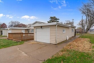 925 2nd Ave E in Milan, IL - Building Photo - Building Photo