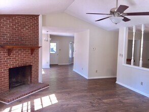 1826 Watlington Dr in Charlotte, NC - Building Photo - Building Photo