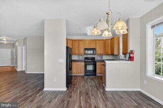 127 Timberlake Dr in Ewing Township, NJ - Building Photo - Building Photo