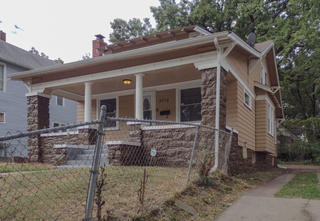 5716 Virginia Ave in Kansas City, MO - Building Photo