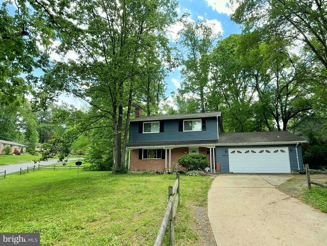 8701 Parliament Dr in Springfield, VA - Building Photo - Building Photo