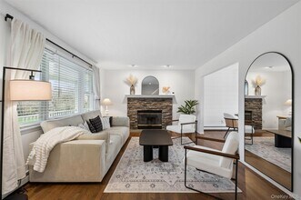 97 Grant Dr in Riverhead, NY - Building Photo - Building Photo