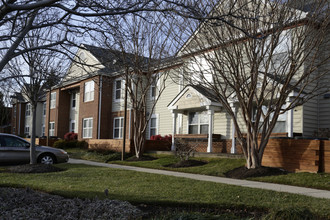 Morris Glen in Alexandria, VA - Building Photo - Building Photo