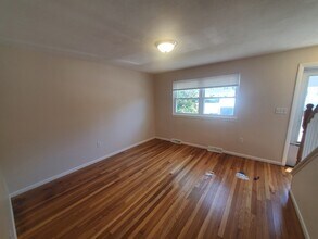 174 Pine St, Unit 27 in Holbrook, MA - Building Photo - Building Photo